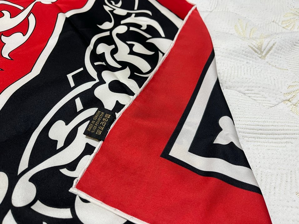 Kırmızı Siyah Desenli Kadın Eşarp - Görsel 5