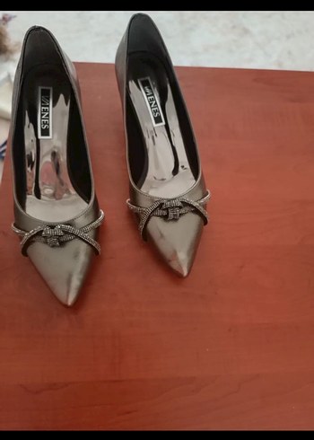 Kemer Detaylı Gri Stiletto Kadın Topuklu Ayakkabı - Görsel 2