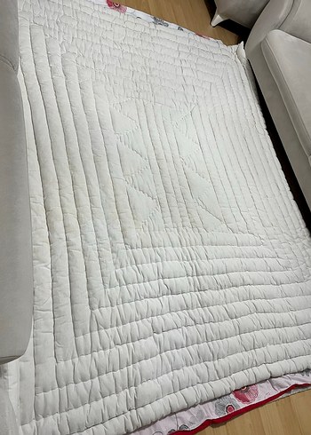 Beyaz Gri Tonlu Dikişli Yorgan - Görsel 6