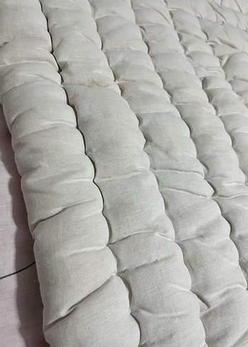 Beyaz Gri Tonlu Dikişli Yorgan - Görsel 7