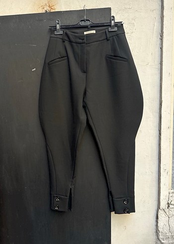 Düğmeli Siyah Mini Kumaş Pantolon