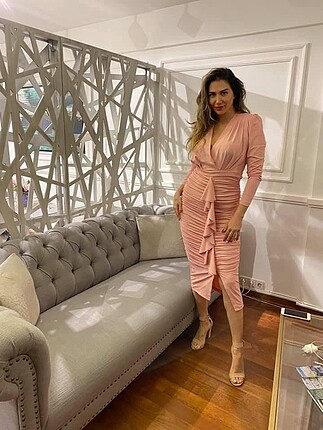 Pembe pudra renk likralı abiye uzun kalem elbise