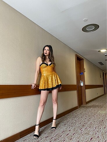 m Beden Sarı abiye payet payetli pullu mini kısa askılı elbise