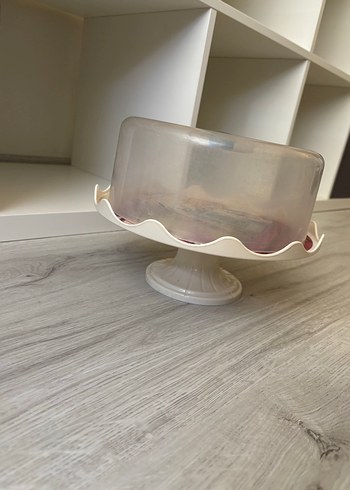 Beyaz Ayaklı Kek Saklama Kabı