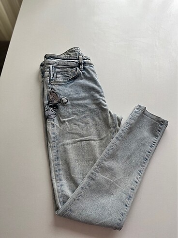 Mavi Jeans Mavi çiçek işlemeli ALISSA jean