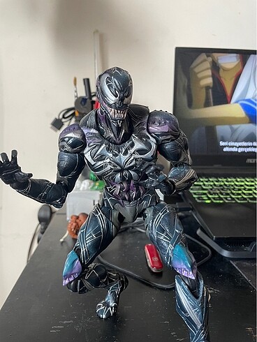  Beden Play Arts Kai Venom Bootleg