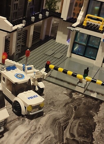 Beden Polis Karakol Lego