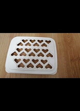 Tupperware 