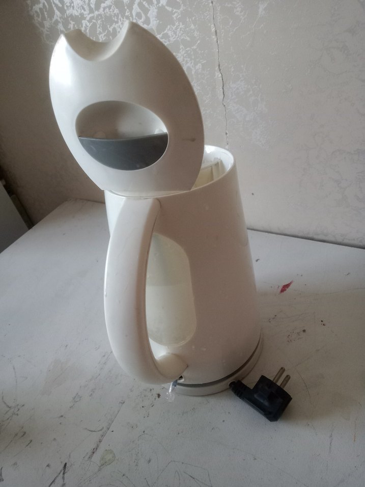 Beyaz Sinbo Su Isıtıcısı ketıl çalışıyor. - Görsel 2