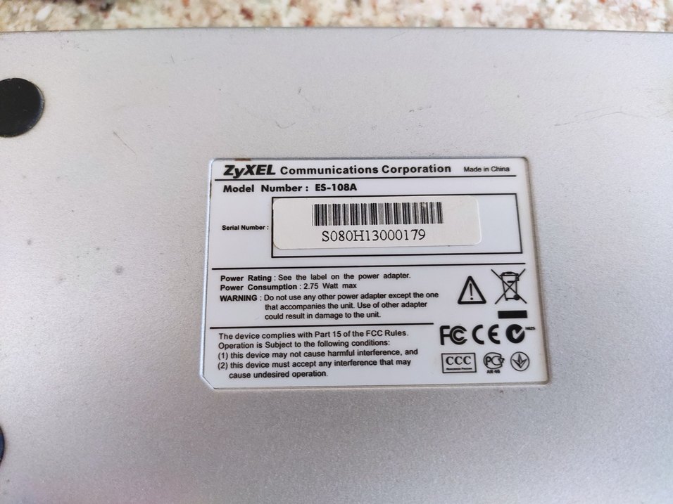 Zyxel ES-108A 8 Port 10/100 Mbps Yönetilemez Switch - Görsel 2