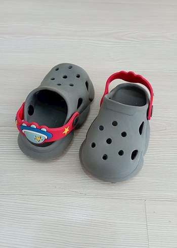 bebek gezer crocs terlik