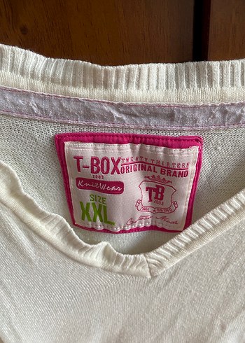 T-box Beyaz V Yakalı Pamuklu Kadın Kazak