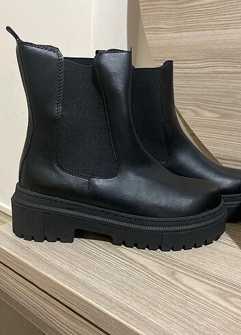 Bot yüksek tabanlı