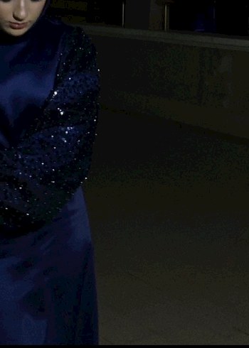 Uzun Kollu Mavi Parlak Tesettür Abiye Elbise - Görsel 2