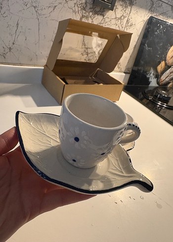 Beyaz Papatya Desenli İkili Fincan ve Tabak Seti - Görsel 2