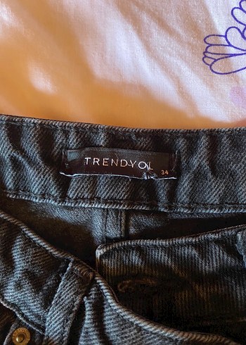 34 Beden Trendyol dizleri yırtık jean
