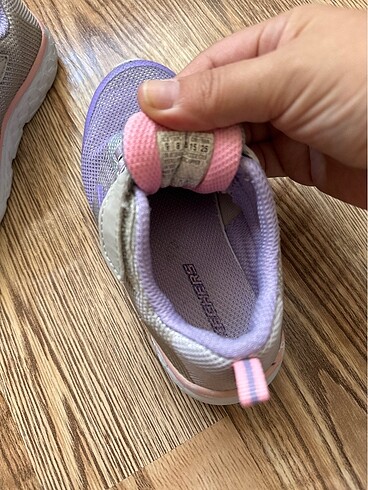25 Beden Skechers spor ayakkabı