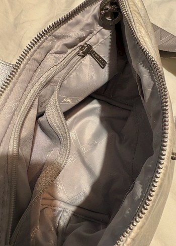 Longchamp le pliage futuristic hologram omuz çantası - Görsel 6