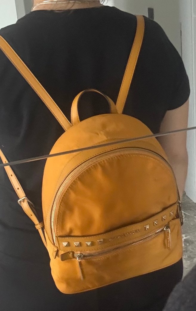 Michael Kors Sarı Deri Kadın Sırt Çantası - Görsel 2