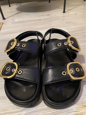 Stradivarius Stradivarius tokalı sandalet