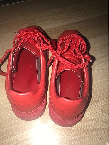 Alexander McQueen Bir kez giyildi