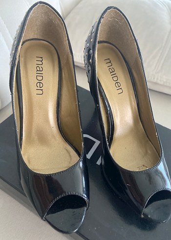 Siyah Parlak Tokalı Topuklu Kadın Ayakkabı - Görsel 4