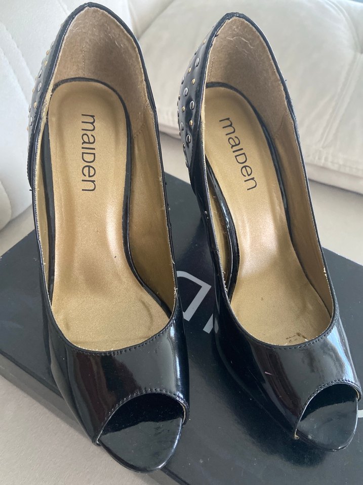 Siyah Parlak Tokalı Topuklu Kadın Ayakkabı - Görsel 4