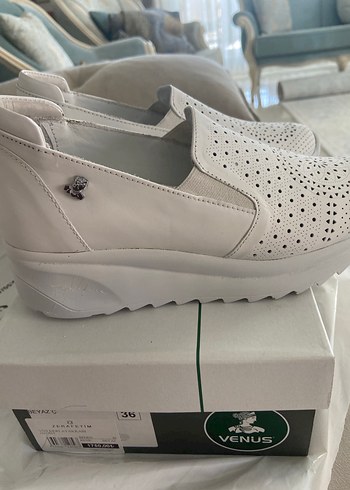 Beyaz Dolgu Topuklu Babet Velcro Detaylı - Görsel 4