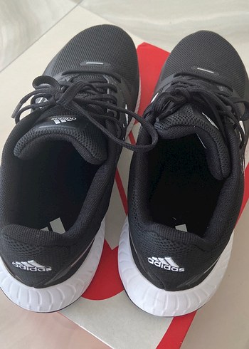 40 Beden siyah Renk Adidas spor ayakkabısı