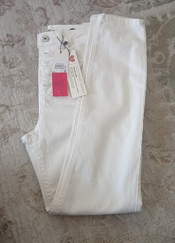 Beyaz boyfriend jean