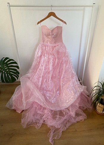 Pembe Uzun Straplez Nişan Elbisesi