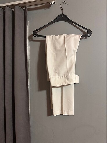 Beyaz kumaş pantalon