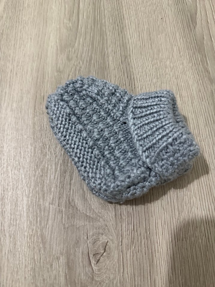 Gri Erkek Bebek Örgü Patik - Görsel 2