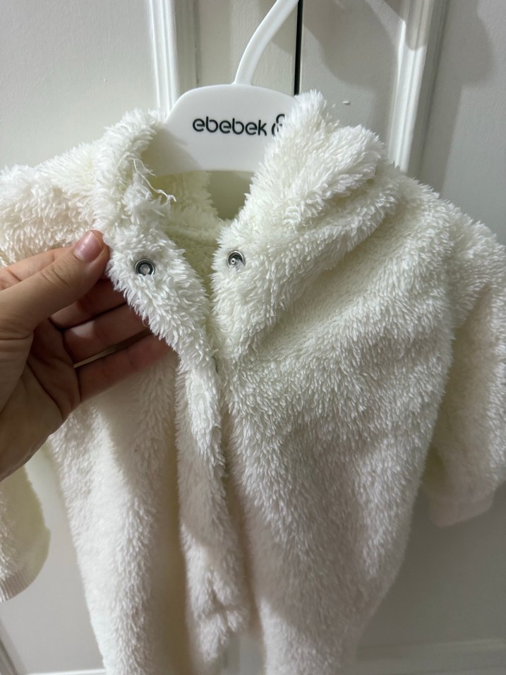Beyaz Kapüşonlu Peluş Bebek Kış Tulumu - Görsel 4