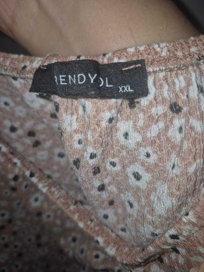 Kadın Bej Bağcıklı V Yaka Bluz - Görsel 4