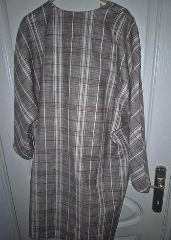 Düğmeli Midi Bej Kadın Keten Ceket - Görsel 3