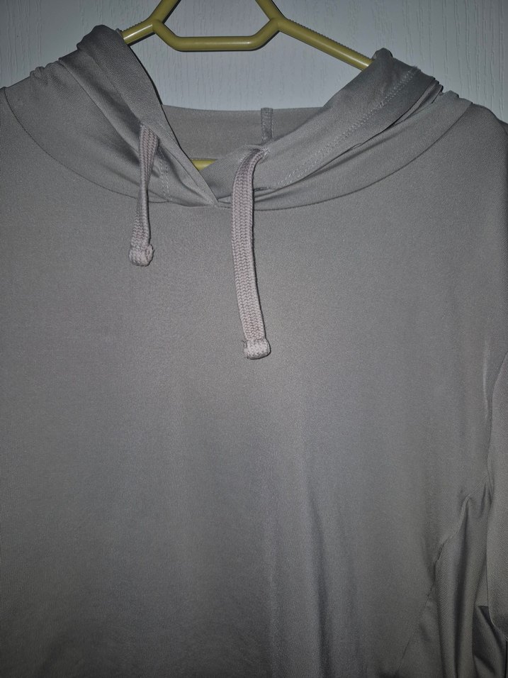 Gri Kadın Kapüşonlu Kısa Kollu Sweatshirt - Görsel 3