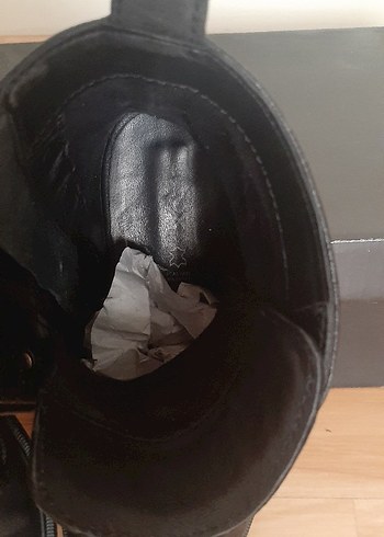 Siyah Deri Goth Tarzı Tokalı Kadın Bot - Görsel 5