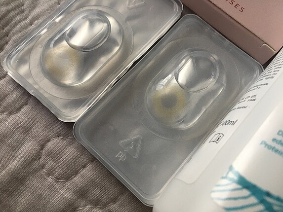 Yellowgreen Lens