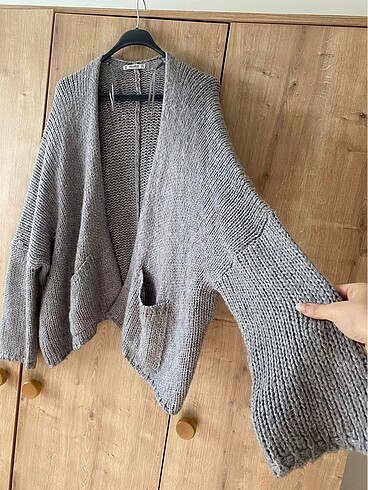 m Beden Pull&Bear örme kazak hırka