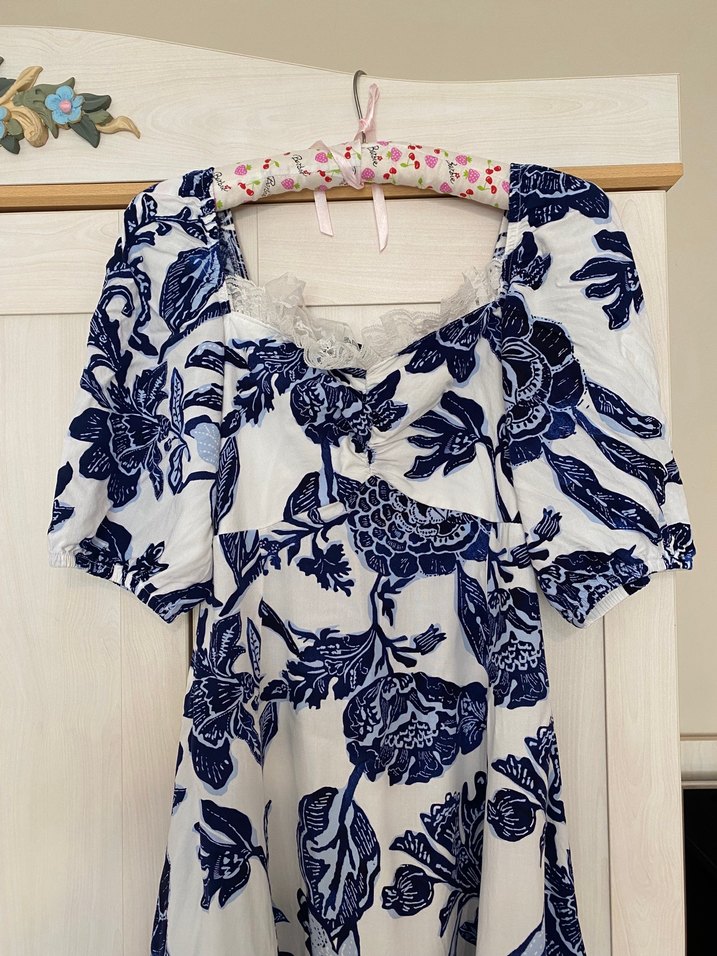 Çiçekli Elbise - Görsel 3