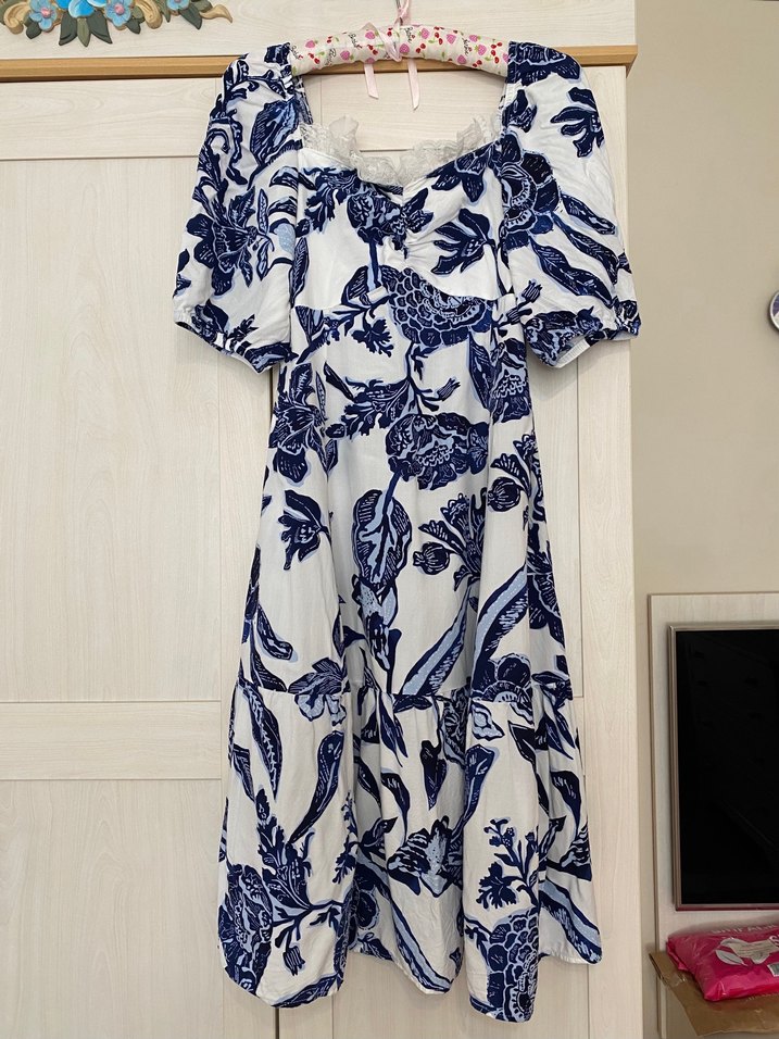 Çiçekli Elbise - Görsel 2