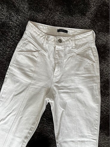 Trendyol & Milla beyaz düz paça kot pantolon