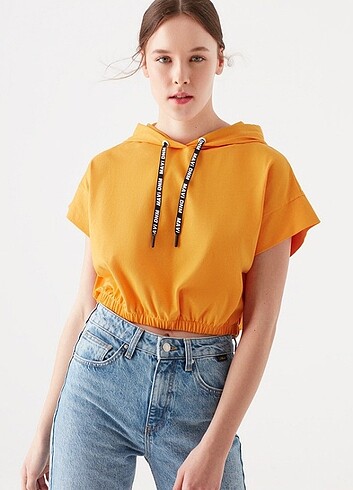 Kapüşonlu crop sweatshirt