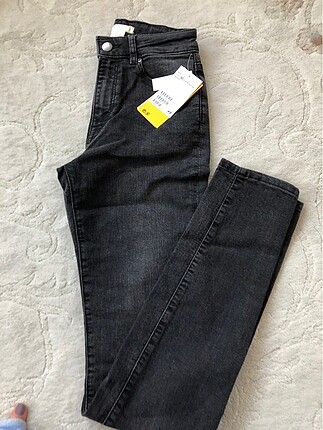 H&M etiketli siyah pantolon