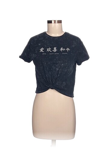 Diğer T-shirt %70 İndirimli.