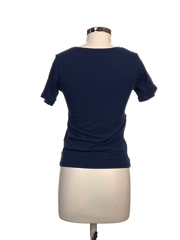s Beden Fendi T-shirt %70 İndirimli.