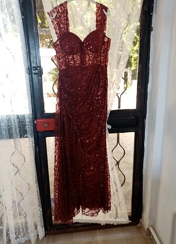 xl Beden bordo Renk TRANSPARAN PULLU BORDO GECE ELBİSESİ