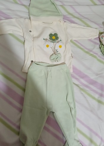 Bebek Kız Nakışlı Uzun Kollu Takım