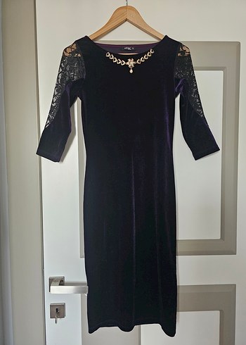 Abiye Mor Dantel Detaylı Gotik Midi Elbise